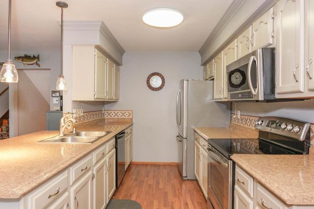 N49W36150 Nottingham LANE #12, Oconomowoc, WI 53066