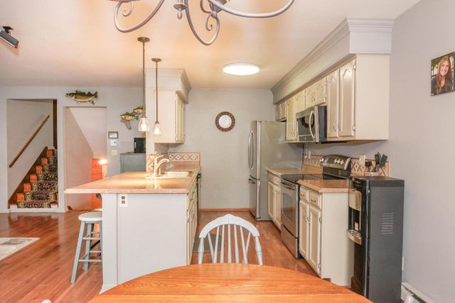 N49W36150 Nottingham LANE #12, Oconomowoc, WI 53066