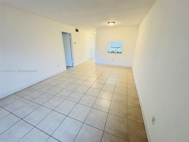 2800 NW 56th Ave F104, Lauderhill, FL 33313