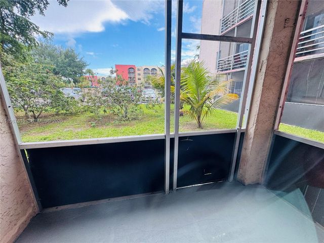 2800 NW 56th Ave F104, Lauderhill, FL 33313