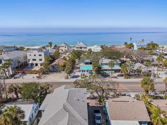 724 GULF BOULEVARD, Indian Rocks Beach, FL 33785