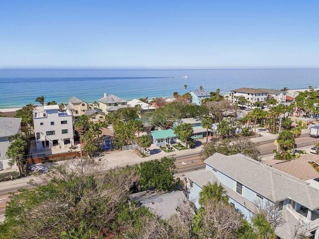 724 GULF BOULEVARD, Indian Rocks Beach, FL 33785