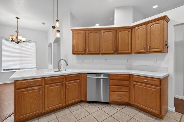 4521 Freitag Way, Elk Grove, CA 95758