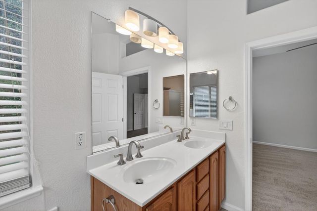 4521 Freitag Way, Elk Grove, CA 95758