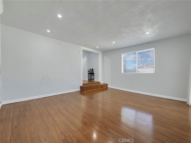 6958 Jumilla Avenue, Winnetka, CA 91306