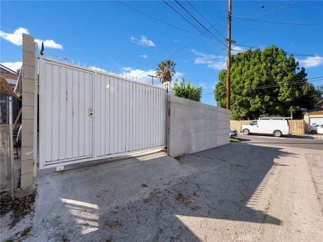 6958 Jumilla Avenue, Winnetka, CA 91306