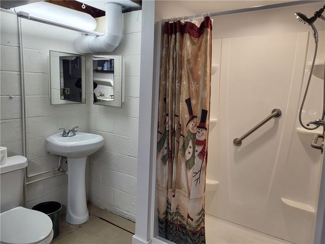 117 Farmington Dr., Twp Of But Nw, PA 16001