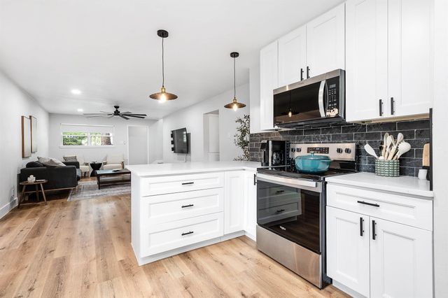 2506 Swan Court, Houston, TX 77058