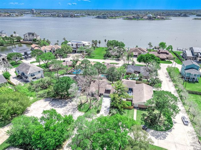 2506 Swan Court, Houston, TX 77058