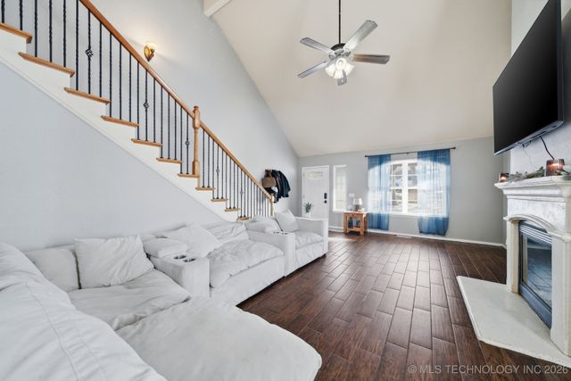 107 E 116th Place, Jenks, OK 74037