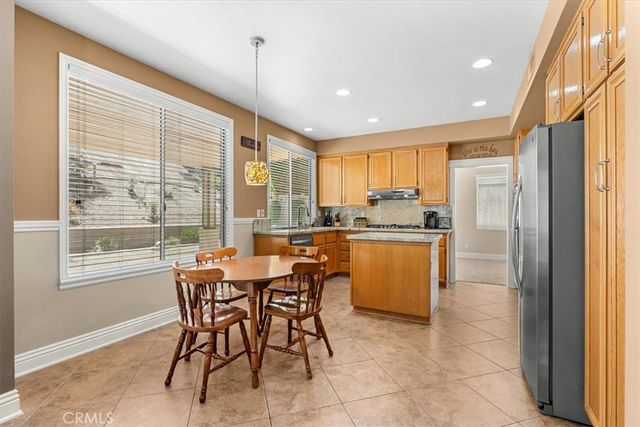 1584 Meadowlark, Corona, CA 92881