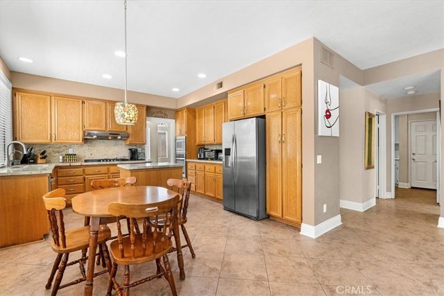 1584 Meadowlark, Corona, CA 92881