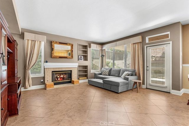 1584 Meadowlark, Corona, CA 92881
