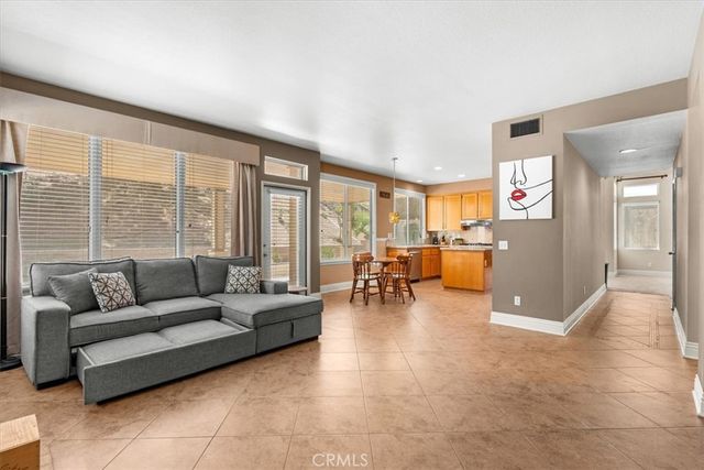 1584 Meadowlark, Corona, CA 92881