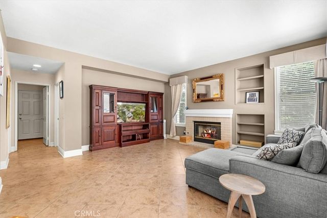 1584 Meadowlark, Corona, CA 92881