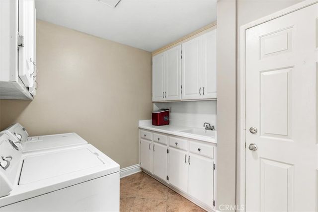 1584 Meadowlark, Corona, CA 92881