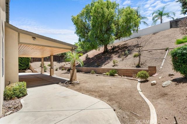 1584 Meadowlark, Corona, CA 92881