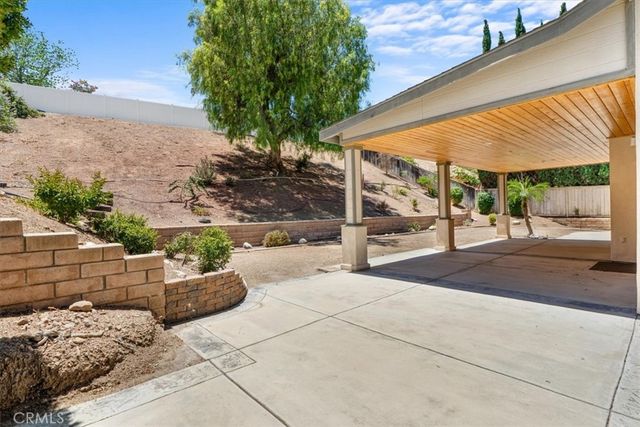1584 Meadowlark, Corona, CA 92881