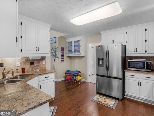 105 Alexander Drive, Mcdonough, GA 30252