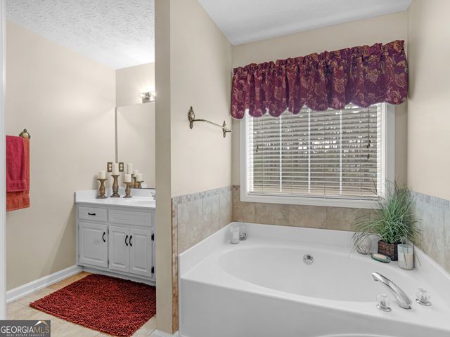 105 Alexander Drive, Mcdonough, GA 30252