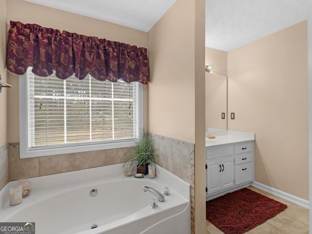 105 Alexander Drive, Mcdonough, GA 30252