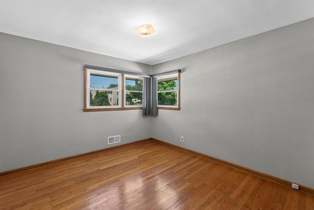 6540 N 91st STREET, Milwaukee, WI 53224