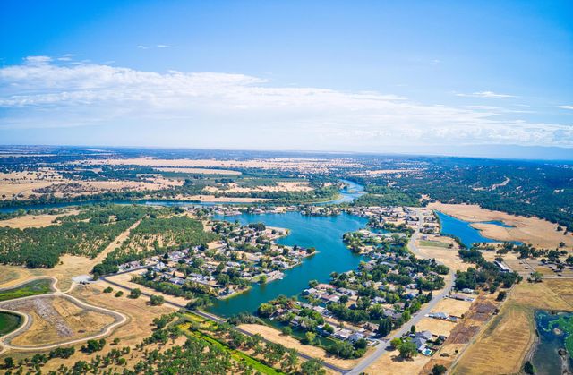 19651 Valley Ford Drive, Cottonwood, CA 96022