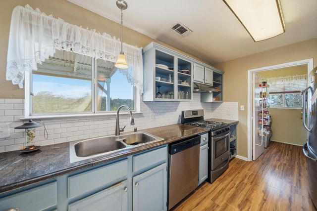 19651 Valley Ford Drive, Cottonwood, CA 96022