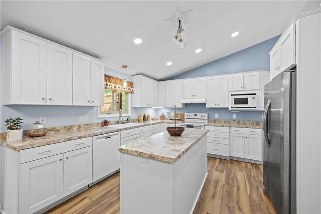 291 Creighton Lane, Greece, NY 14612