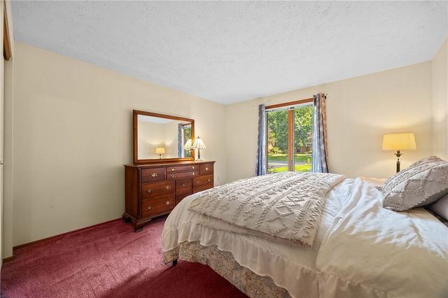 291 Creighton Lane, Greece, NY 14612