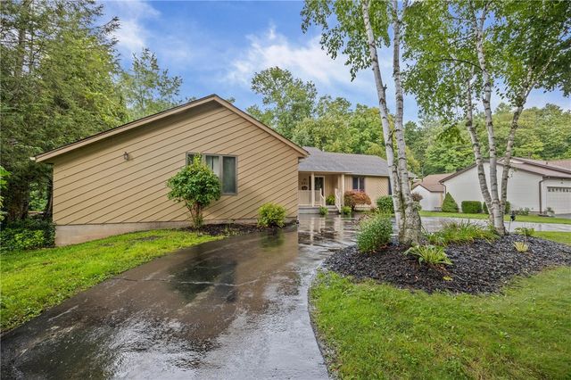 291 Creighton Lane, Greece, NY 14612