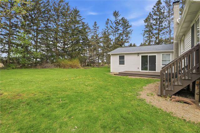 1128 County Road 8, Farmington, NY 14425