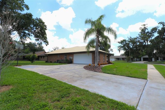 1023 REDBUD CIRCLE, Plant City, FL 33563