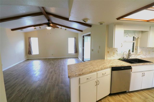 1023 REDBUD CIRCLE, Plant City, FL 33563