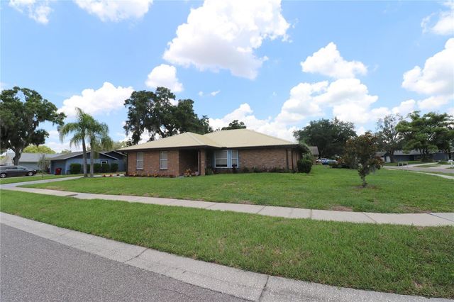 1023 REDBUD CIRCLE, Plant City, FL 33563