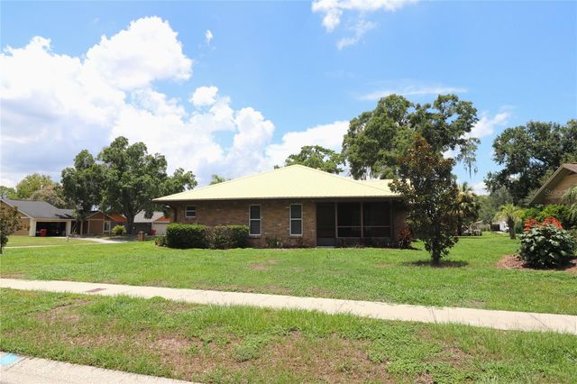 1023 REDBUD CIRCLE, Plant City, FL 33563