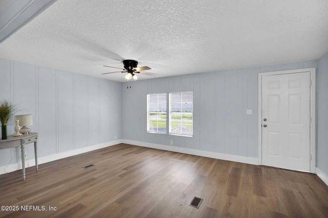 8317 MC GLOTHLIN Street, Jacksonville, FL 32210
