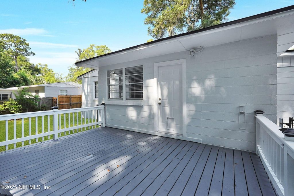 8317 MC GLOTHLIN Street, Jacksonville, FL 32210