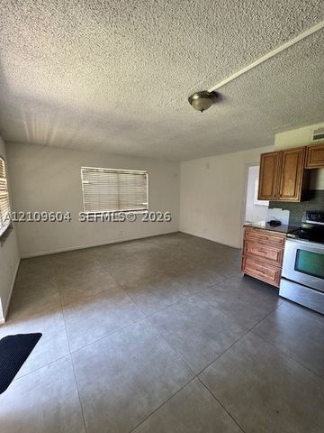 95 NE 41st St I129, Oakland Park, FL 33334