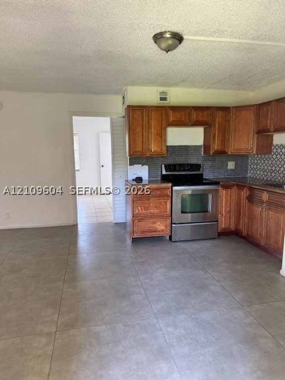 95 NE 41st St I129, Oakland Park, FL 33334