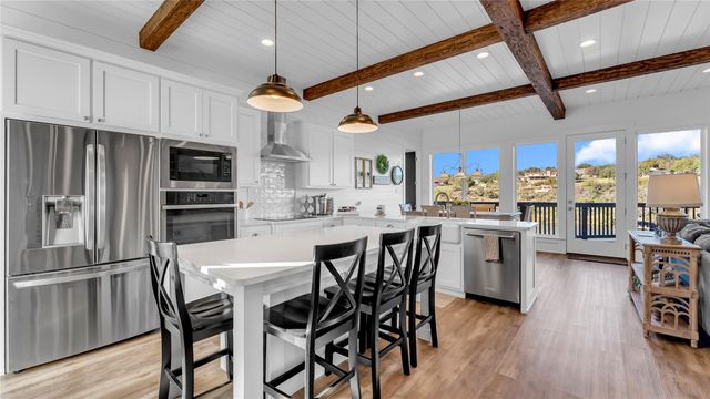 508 Los Escondidos ST, Marble Falls, TX 78654