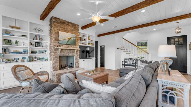 508 Los Escondidos ST, Marble Falls, TX 78654