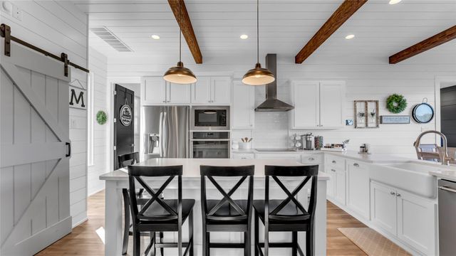 508 Los Escondidos ST, Marble Falls, TX 78654