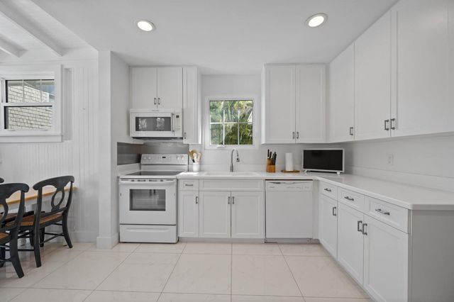 141 Chilean Avenue, Palm Beach, FL 33480