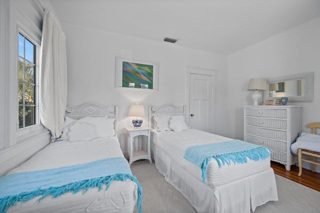 141 Chilean Avenue, Palm Beach, FL 33480