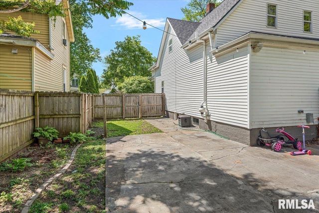 700 S English Avenue, Springfield, IL 62704