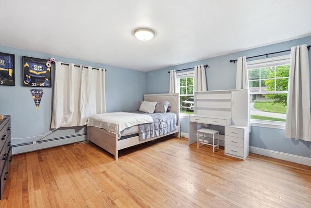 51 Whittemore Rd, Sturbridge, MA 01566