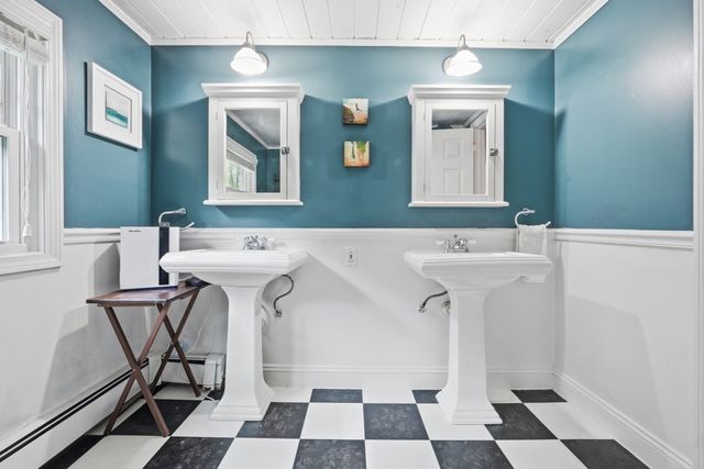 51 Whittemore Rd, Sturbridge, MA 01566