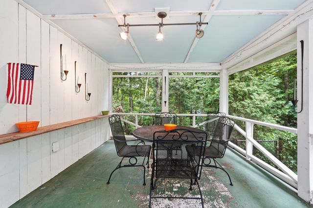 51 Whittemore Rd, Sturbridge, MA 01566