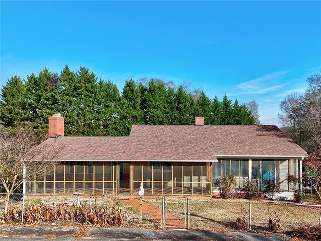 433 Pineview Drive, Pickens, SC 29671